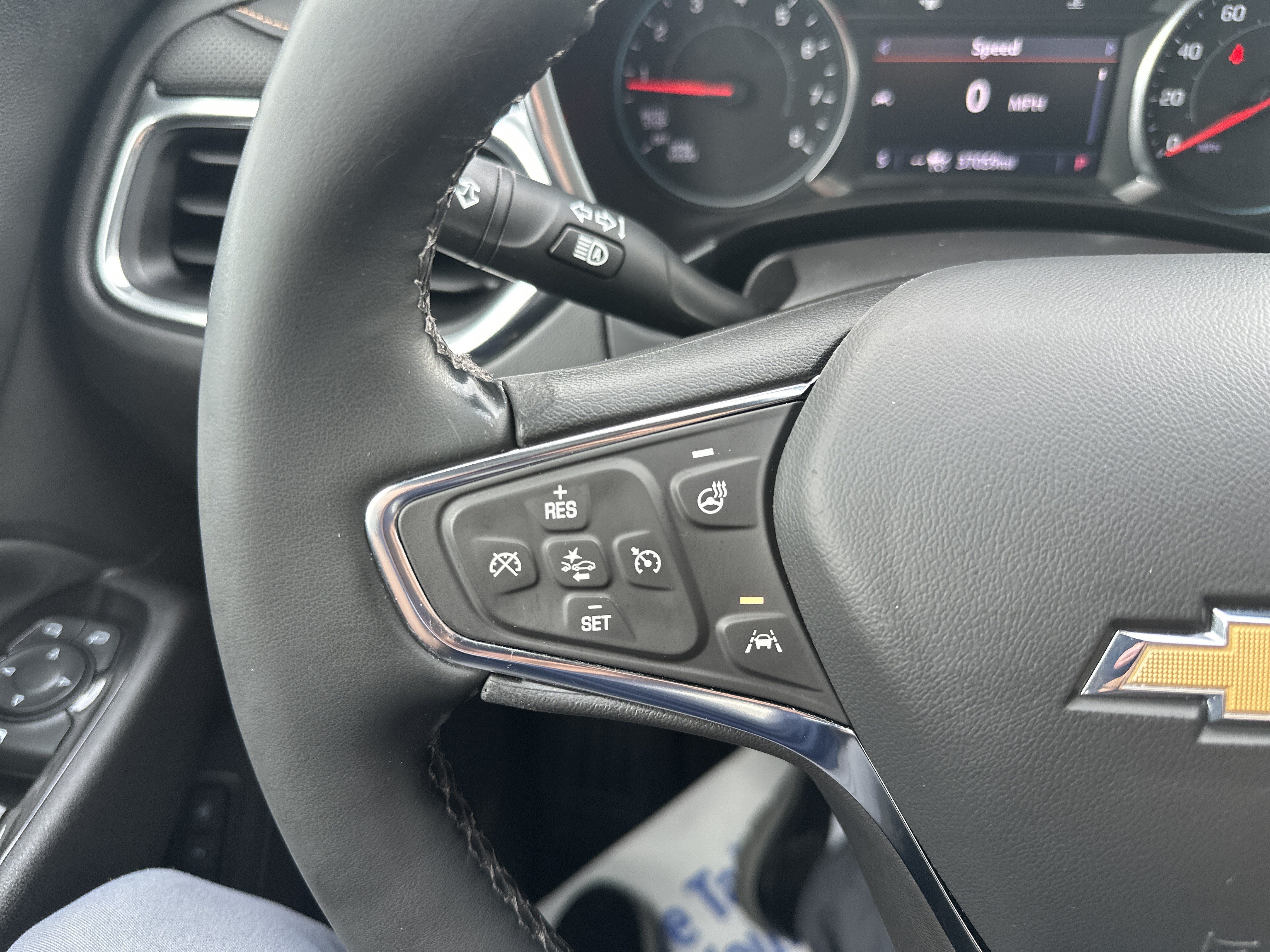 Used 2024 Chevrolet Equinox Premier FWD image 23
