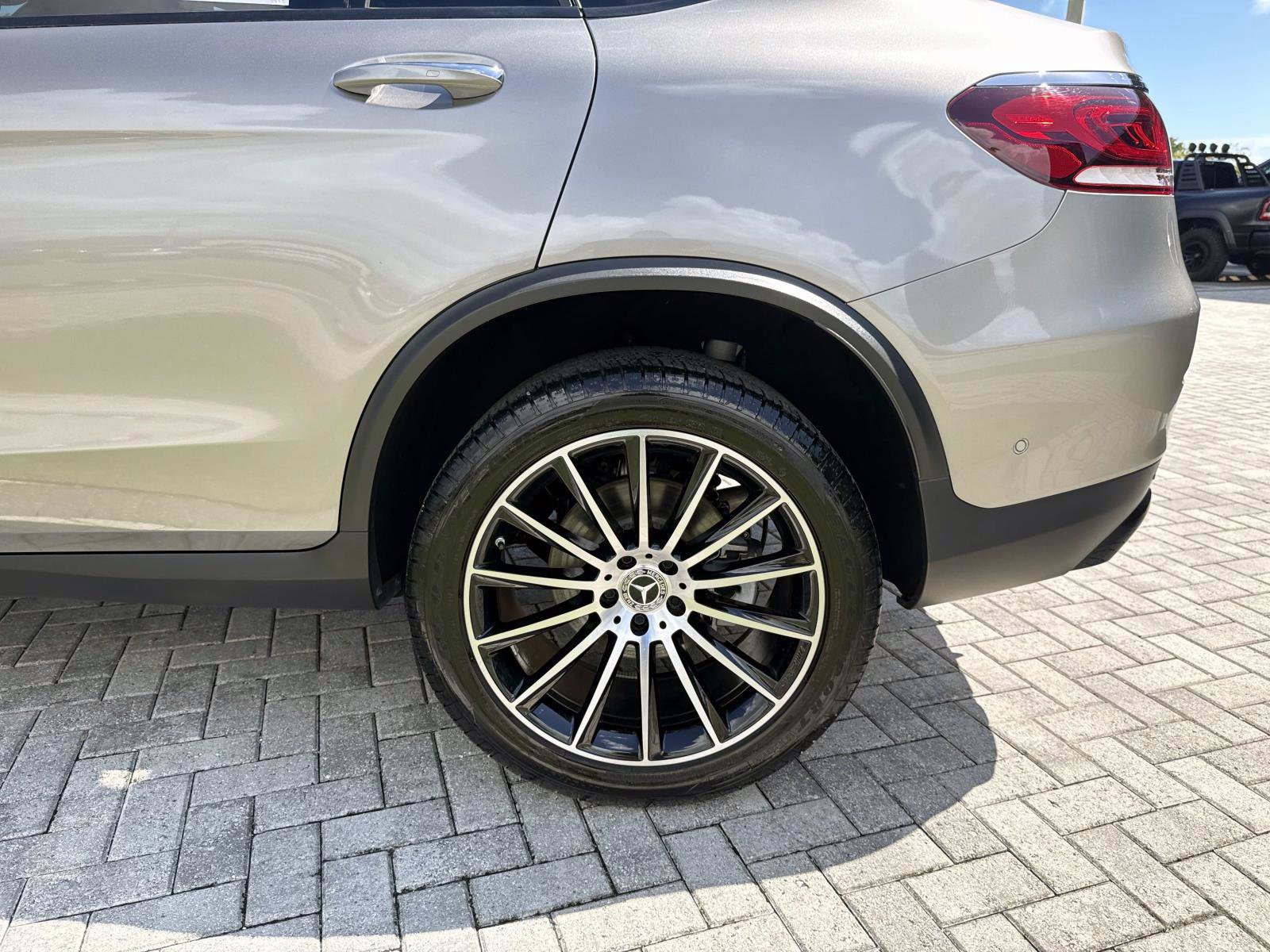 Certified 2022 Mercedes-Benz GLC 300 4MATIC Coupe image 11