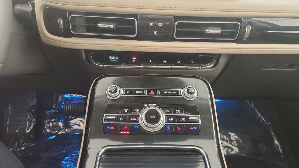 Used 2022 Lincoln Nautilus Reserve image 16