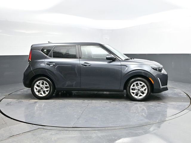 Used 2024 Kia Soul LX w/ LX Technology Package image 12