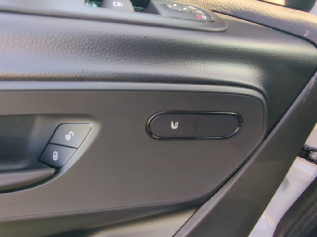 Used 2025 Mercedes-Benz Sprinter 2500 image 10