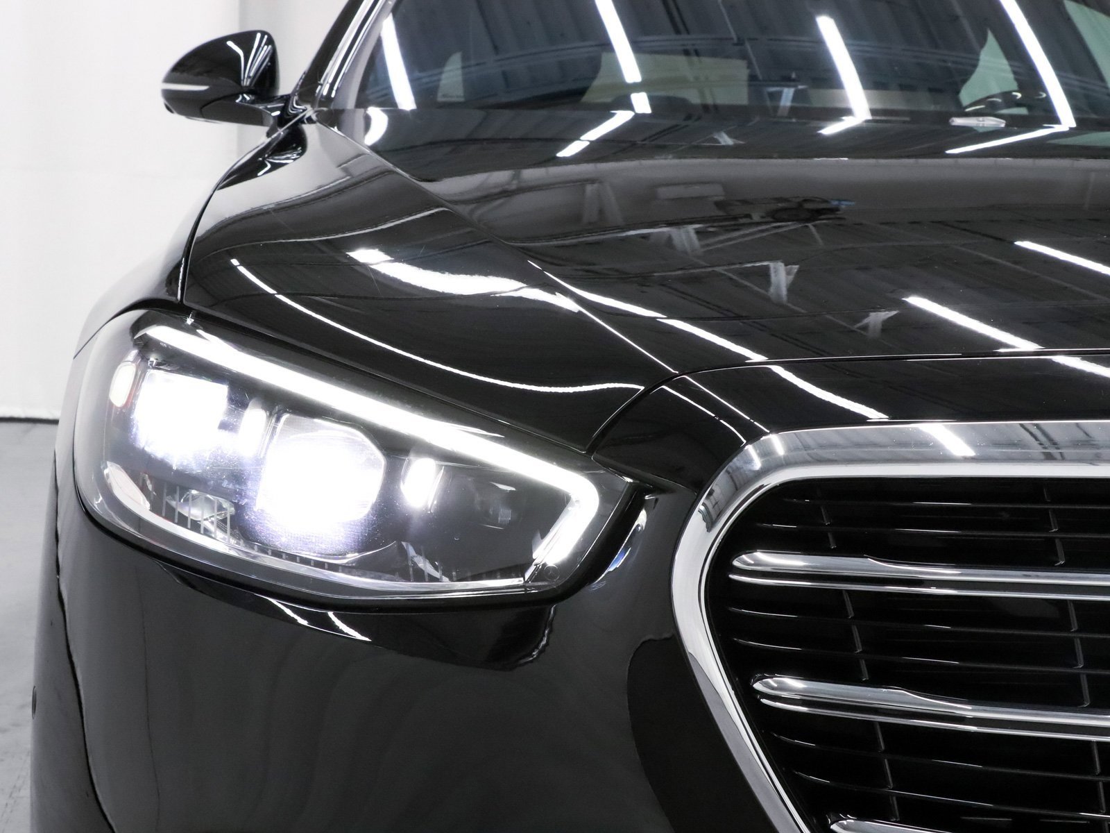 Used 2025 Mercedes-Benz S 580 4MATIC Sedan image 49