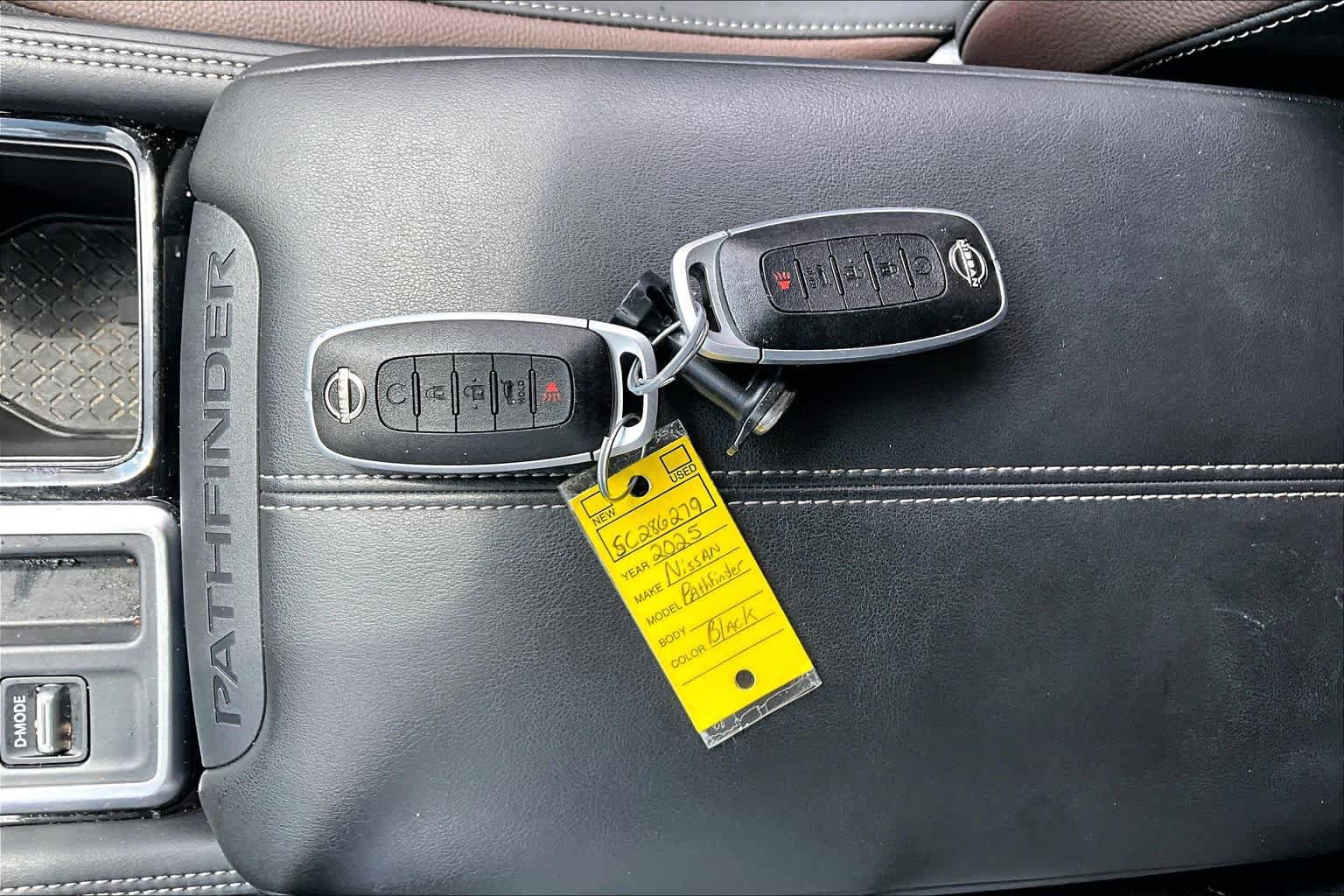Used 2025 Nissan Pathfinder Platinum w/ Cargo Package FWD image 15