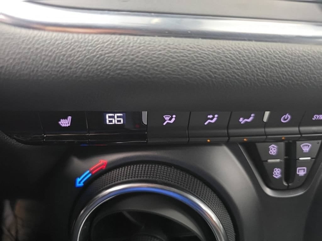 Certified 2024 Chevrolet Blazer LT w/ Convenience Package FWD image 25