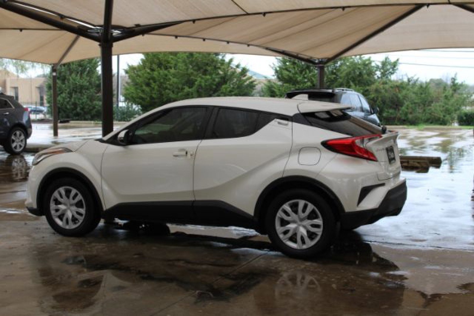 Used 2020 Toyota C-HR LE image 7