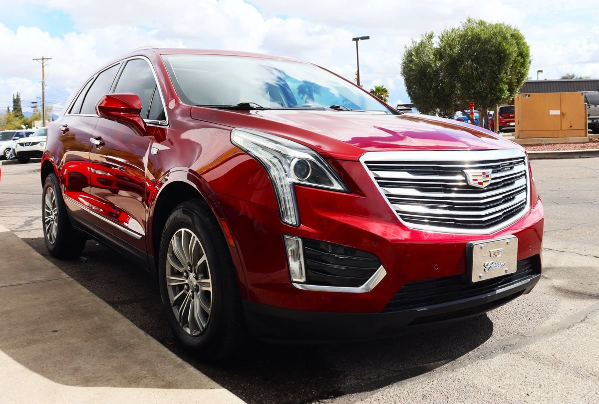 Used 2017 Cadillac XT5 Luxury w/ Driver Awareness Package FWD image 18