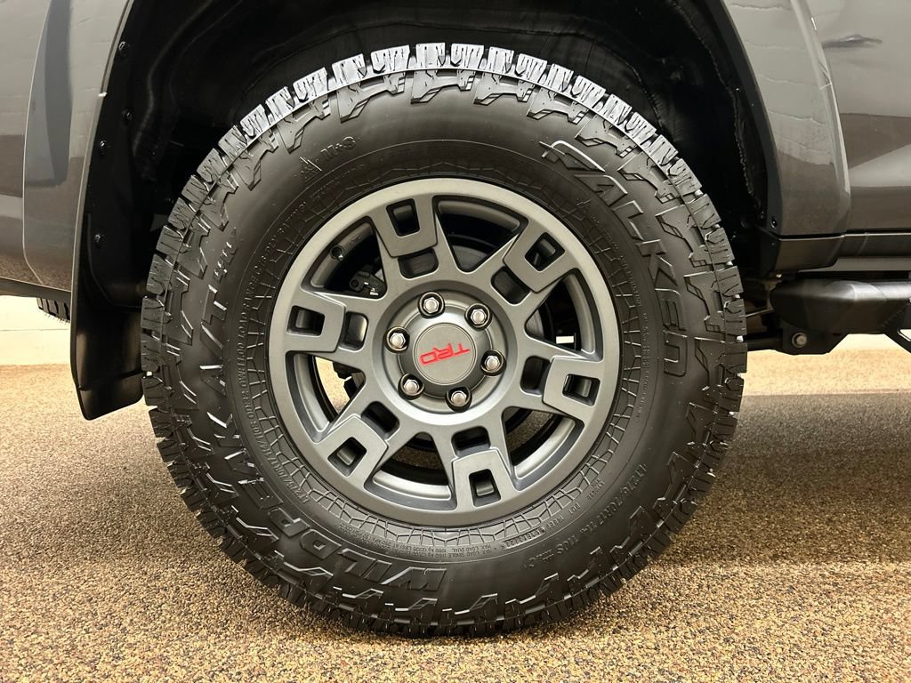 Used 2024 Toyota 4Runner TRD Off-Road Premium w/ Off Road Premium Plus Package AWD/4WD image 27