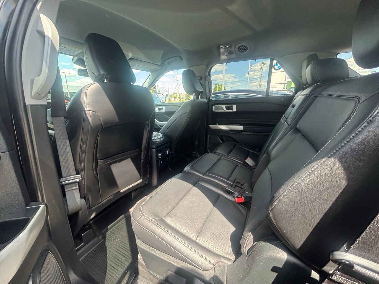 Used 2021 Ford Explorer Limited w/ Equipment Group 301A AWD/4WD image 9