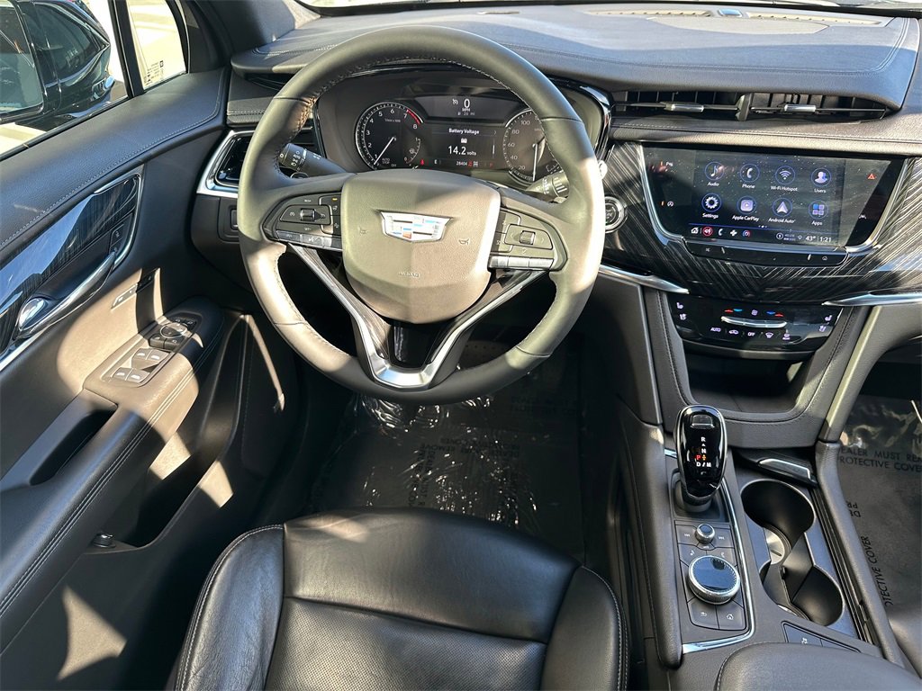 Used 2022 Cadillac XT6 Premium Luxury image 18