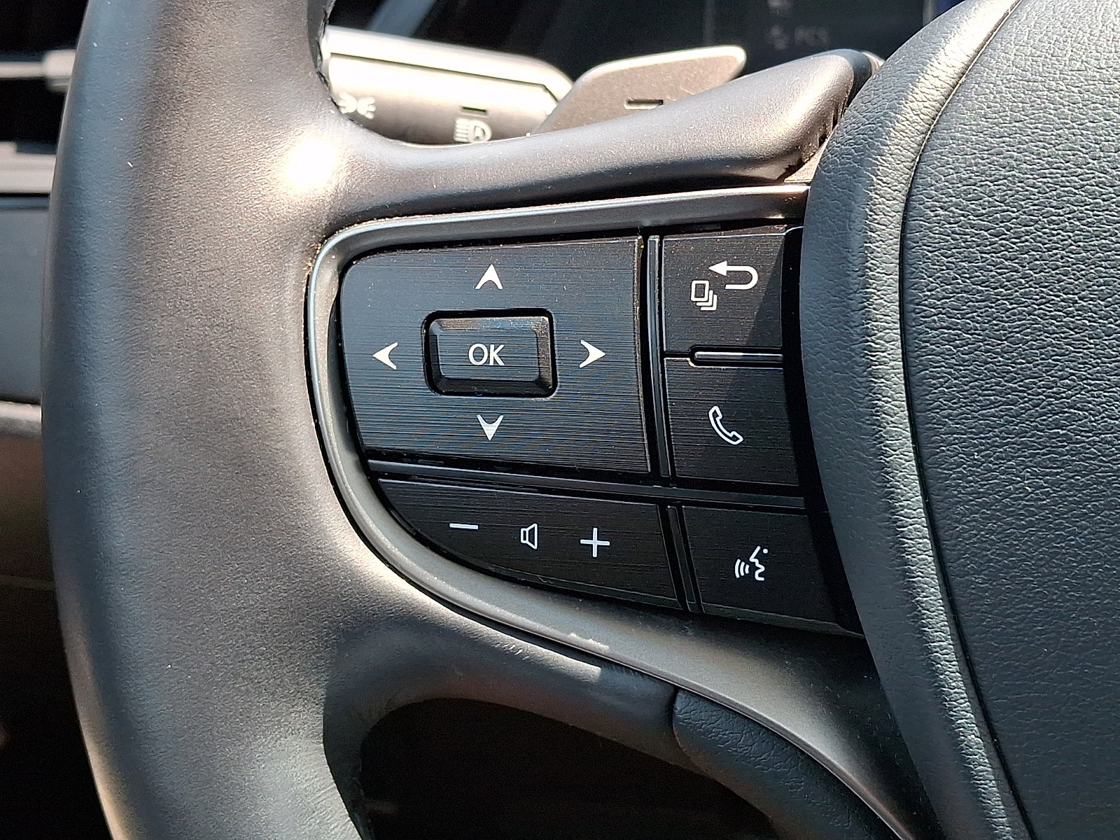Used 2023 Lexus ES 250 w/ Premium Package AWD/4WD image 22