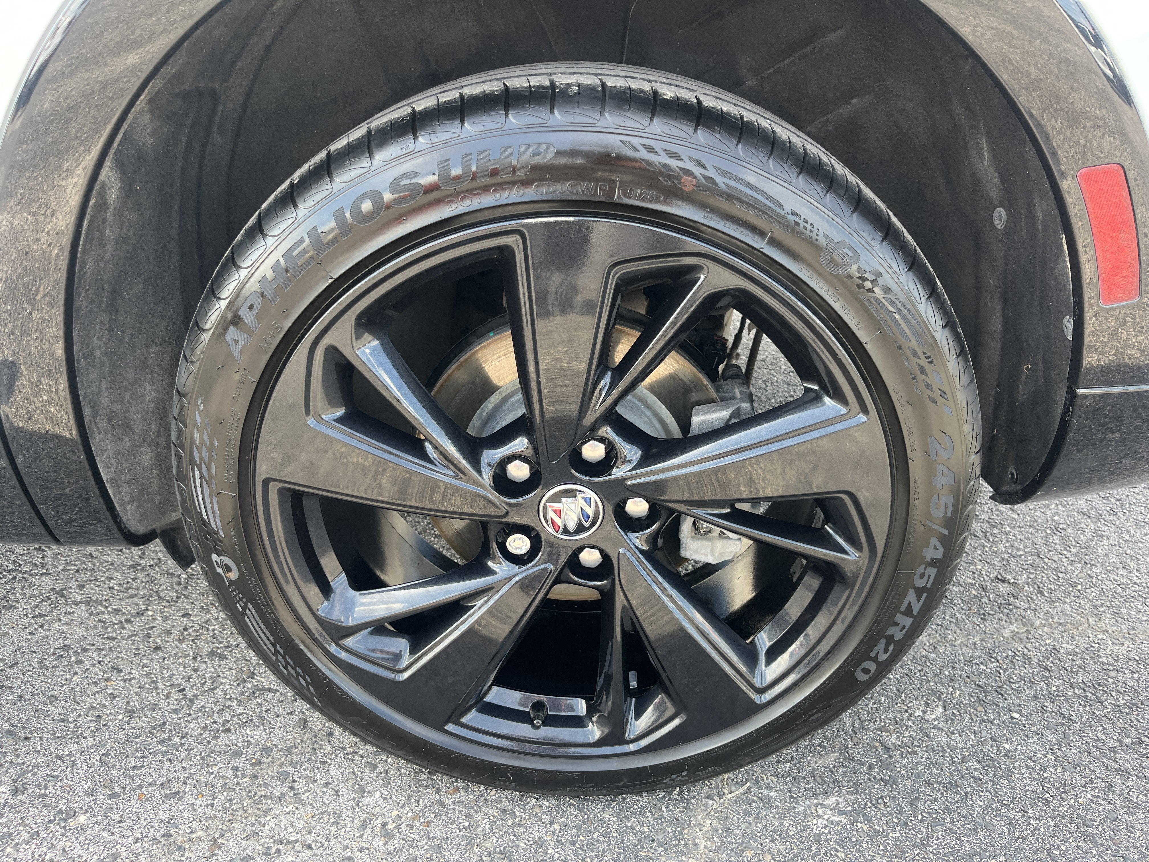Used 2023 Buick Envision Essence w/ Sport Touring Package FWD image 9