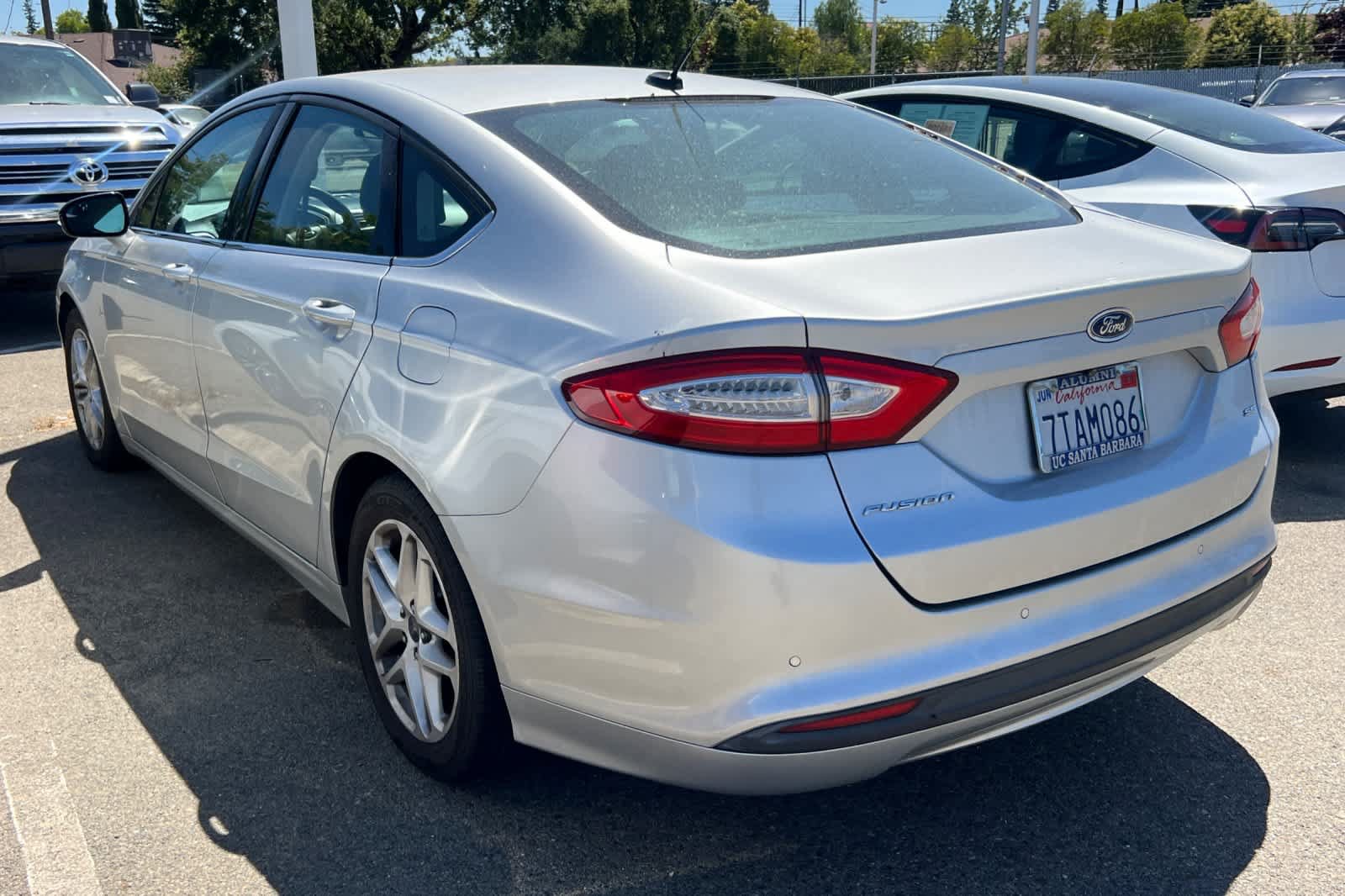 Used 2016 Ford Fusion SE FWD image 6