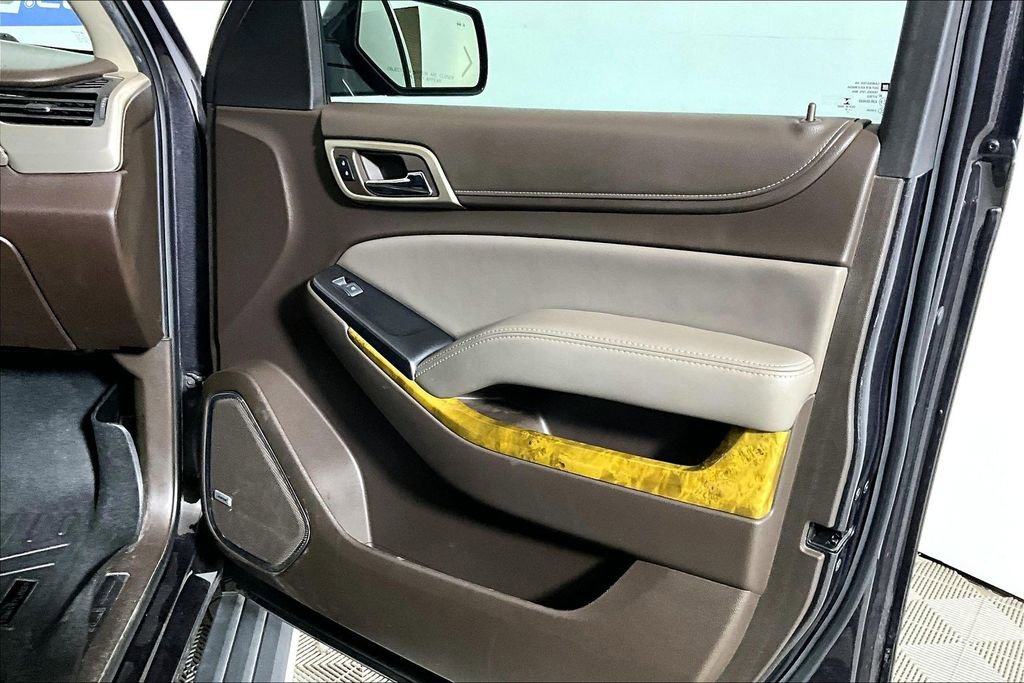 Used 2017 GMC Yukon Denali w/ Open Road Package AWD/4WD image 19