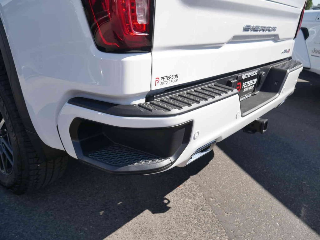 Used 2025 GMC Sierra 1500 AT4 w/ AT4 Premium Package AWD/4WD image 9