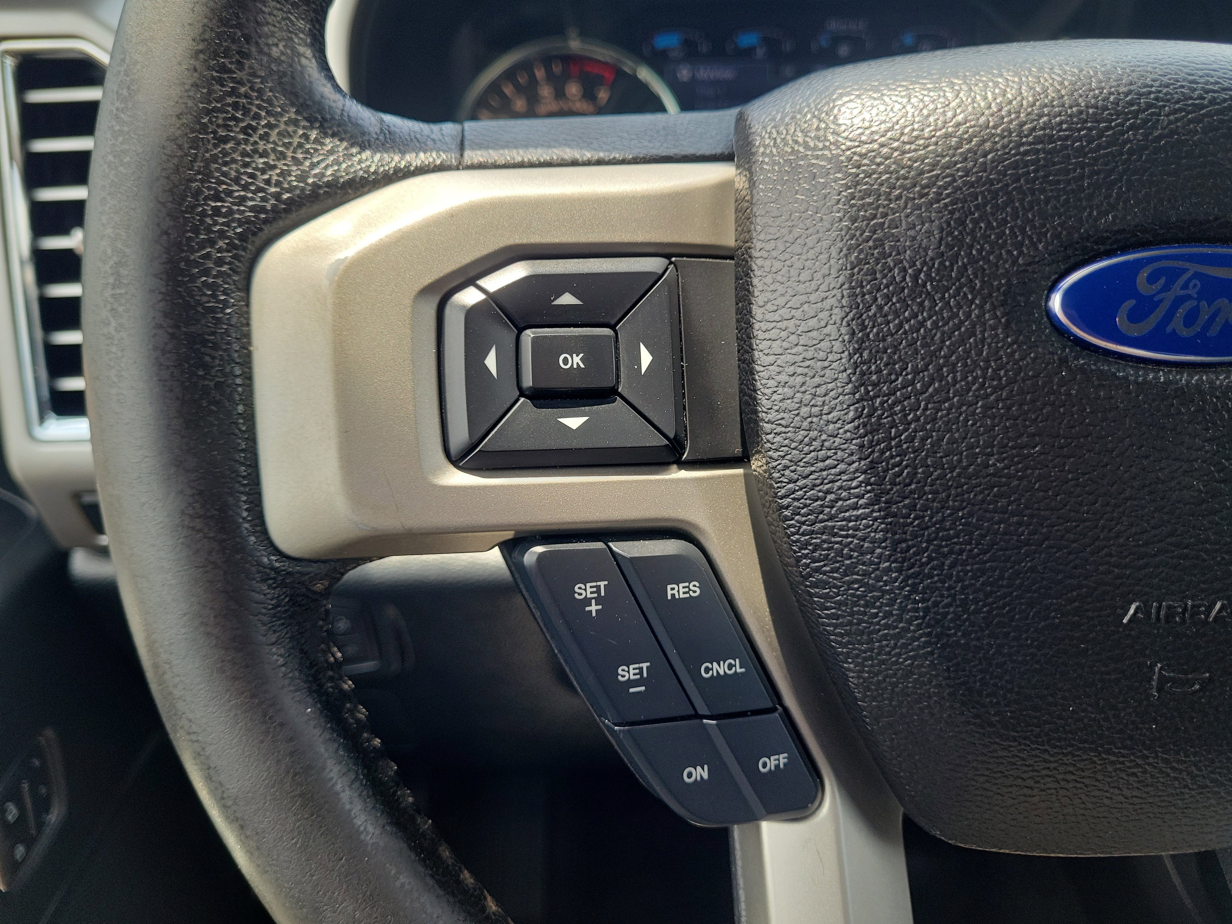 Used 2016 Ford F150 Lariat RWD image 29