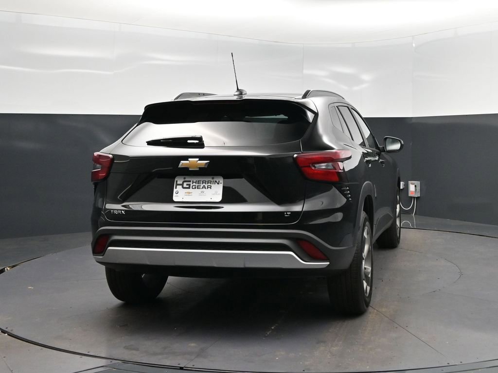 New 2026 Chevrolet Trax LT w/ LT Convenience Package FWD image 7