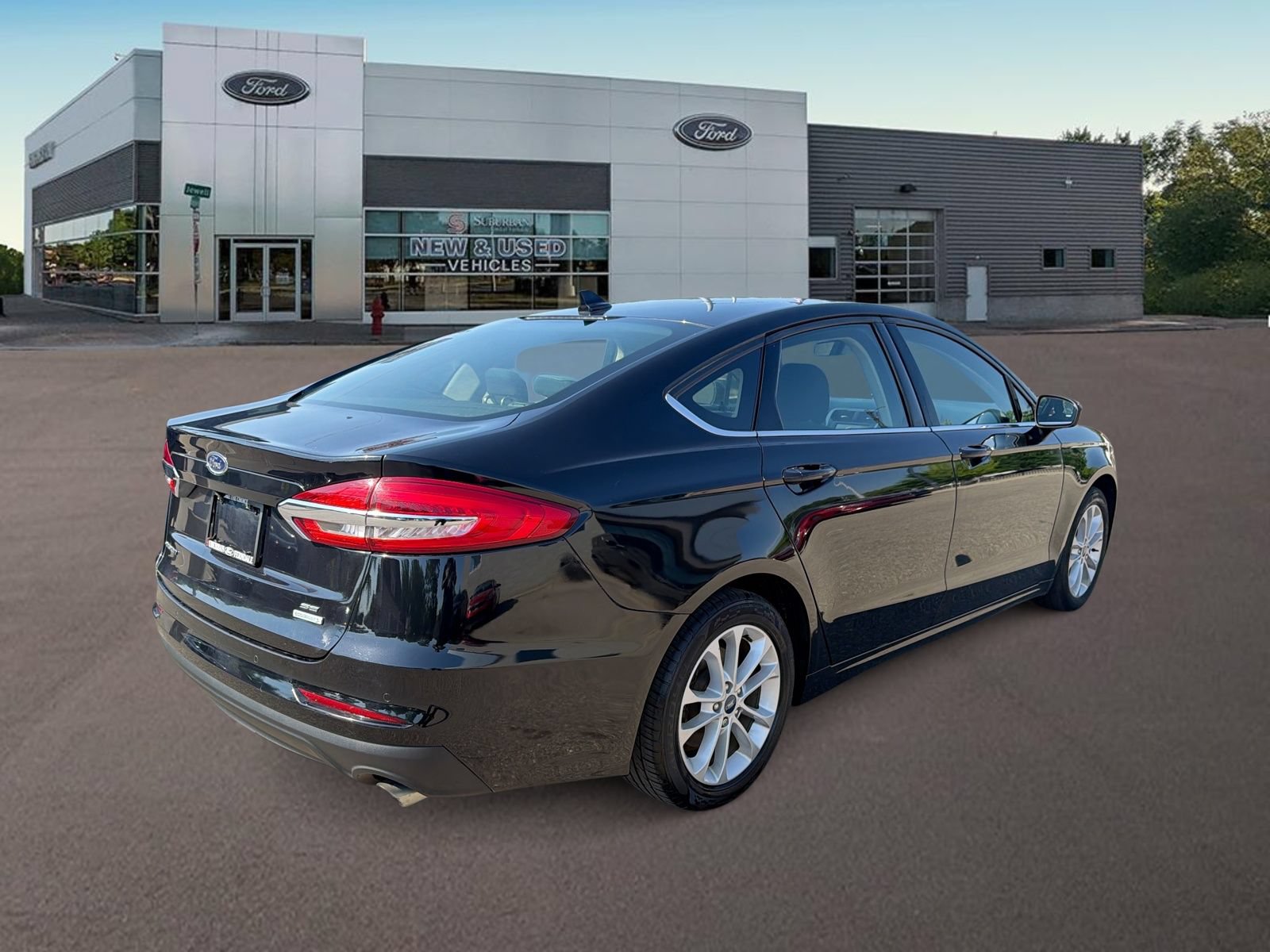 Used 2020 Ford Fusion SE FWD image 11