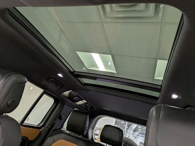 Used 2020 Land Rover Defender 110 X image 21