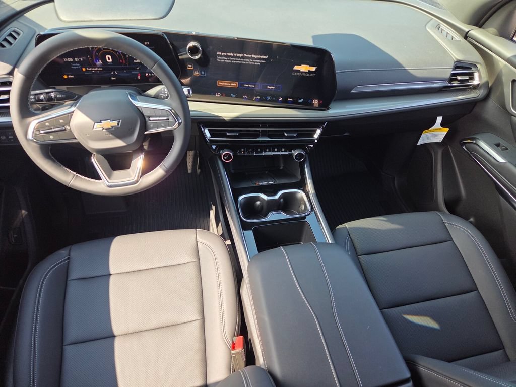 New 2027 Chevrolet Traverse LT w/ Sun and Wheel Package FWD image 8