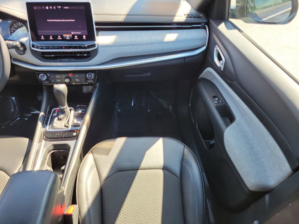 Used 2024 Jeep Compass Latitude image 15