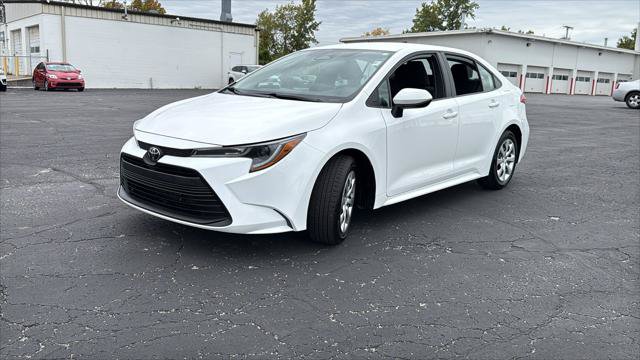 Certified 2025 Toyota Corolla LE FWD image 3