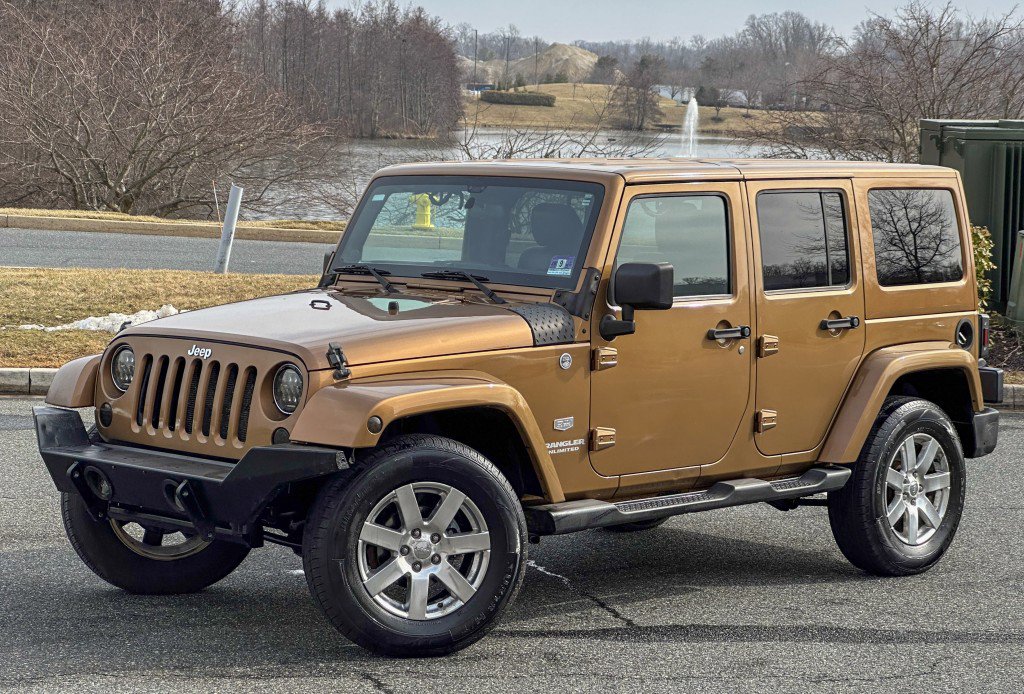 Used 2011 Jeep Wrangler Unlimited 70th Anniversary w/ Connectivity Group image 4