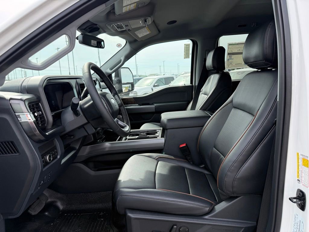 New 2026 Ford F350 4x4 Crew Cab DRW Super Duty image 5