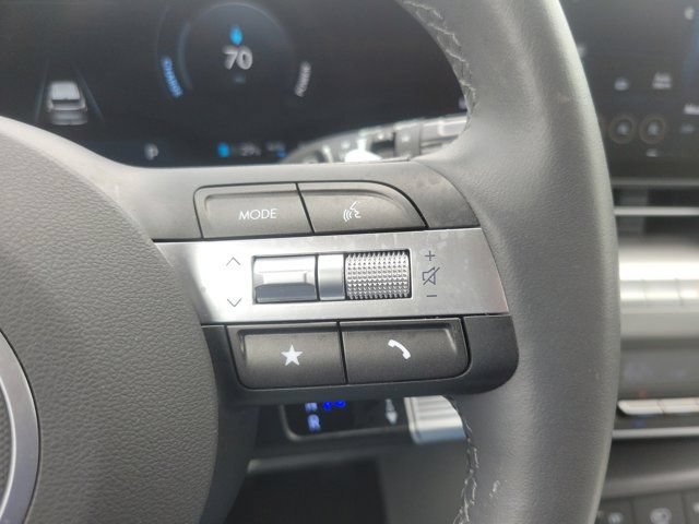 Certified 2025 Hyundai Kona Electric SEL FWD image 21
