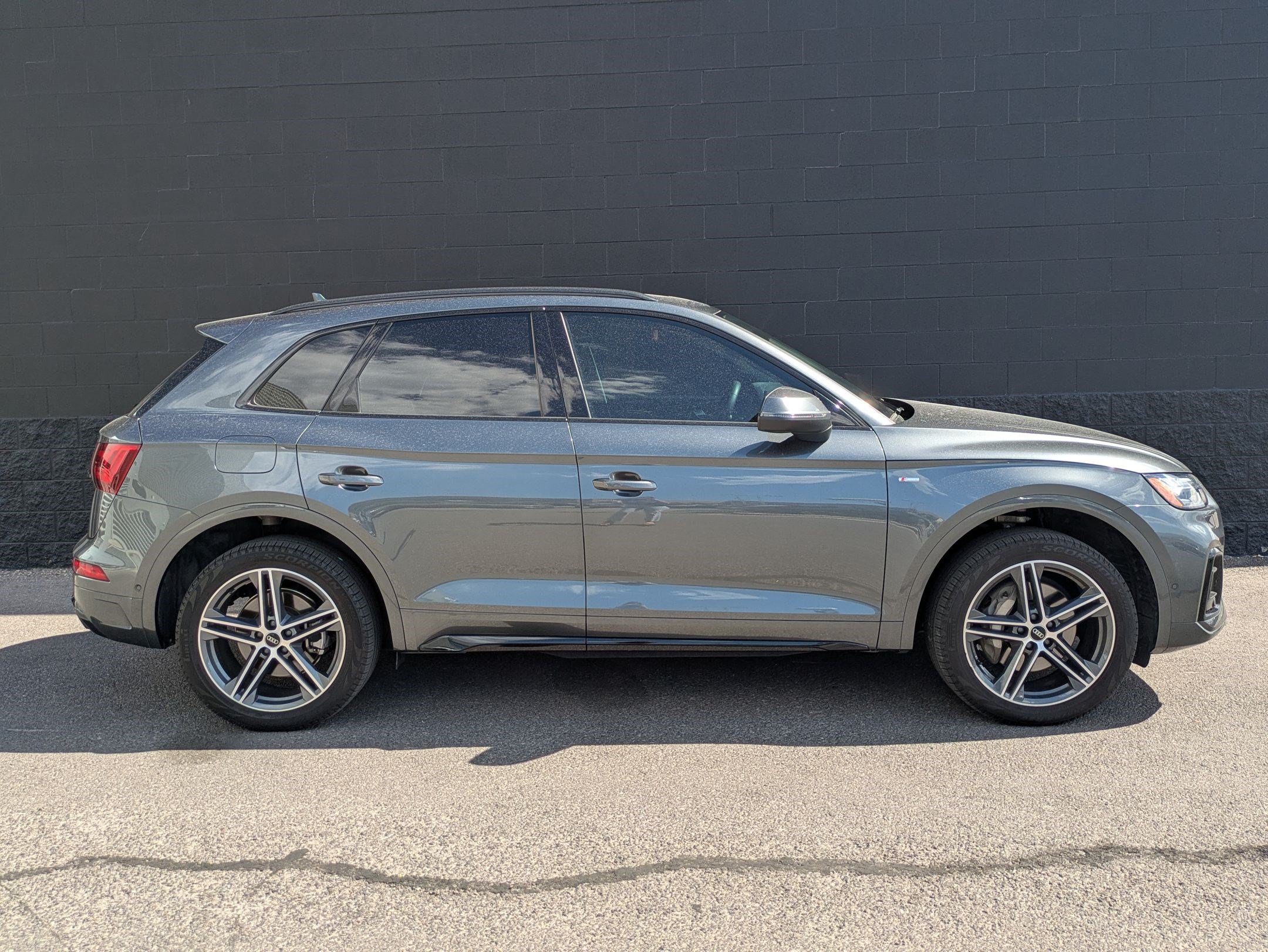Used 2023 Audi Q5 e Prestige w/ Prestige Package AWD/4WD image 4