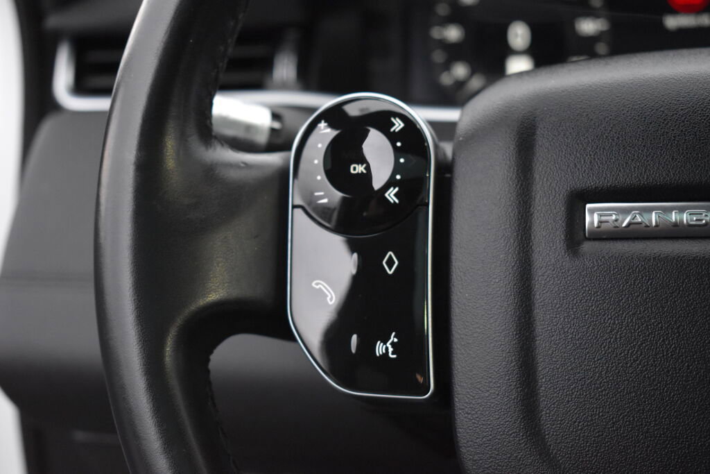 Used 2020 Land Rover Range Rover Evoque SE image 18