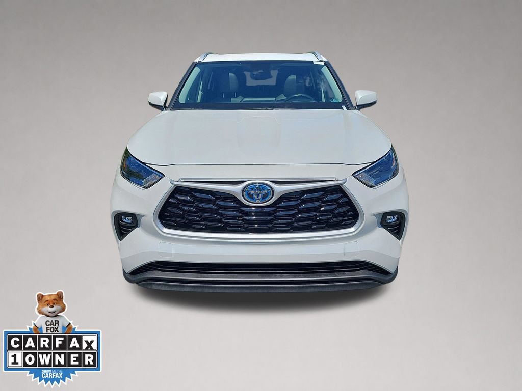 Used 2022 Toyota Highlander XLE AWD/4WD image 9