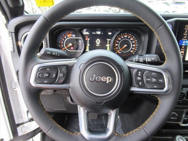 Certified 2024 Jeep Wrangler Sahara w/ Technology Group image 23