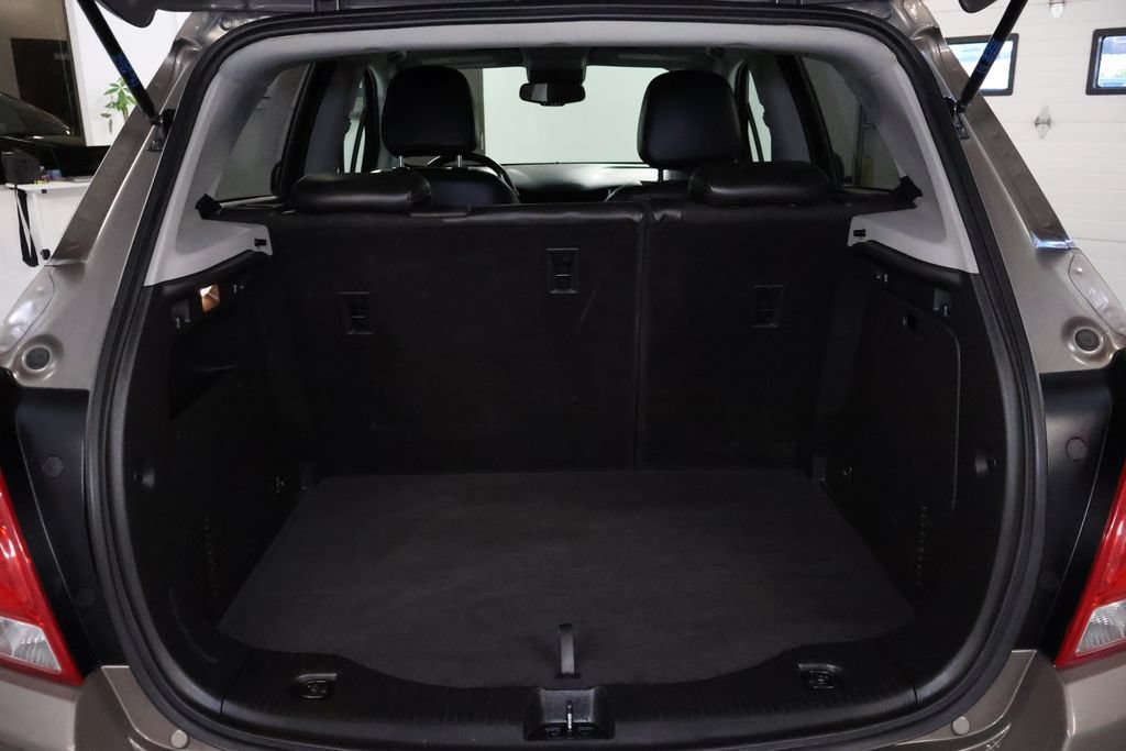 Used 2022 Chevrolet Trax LT w/ Driver Confidence Package AWD/4WD image 15