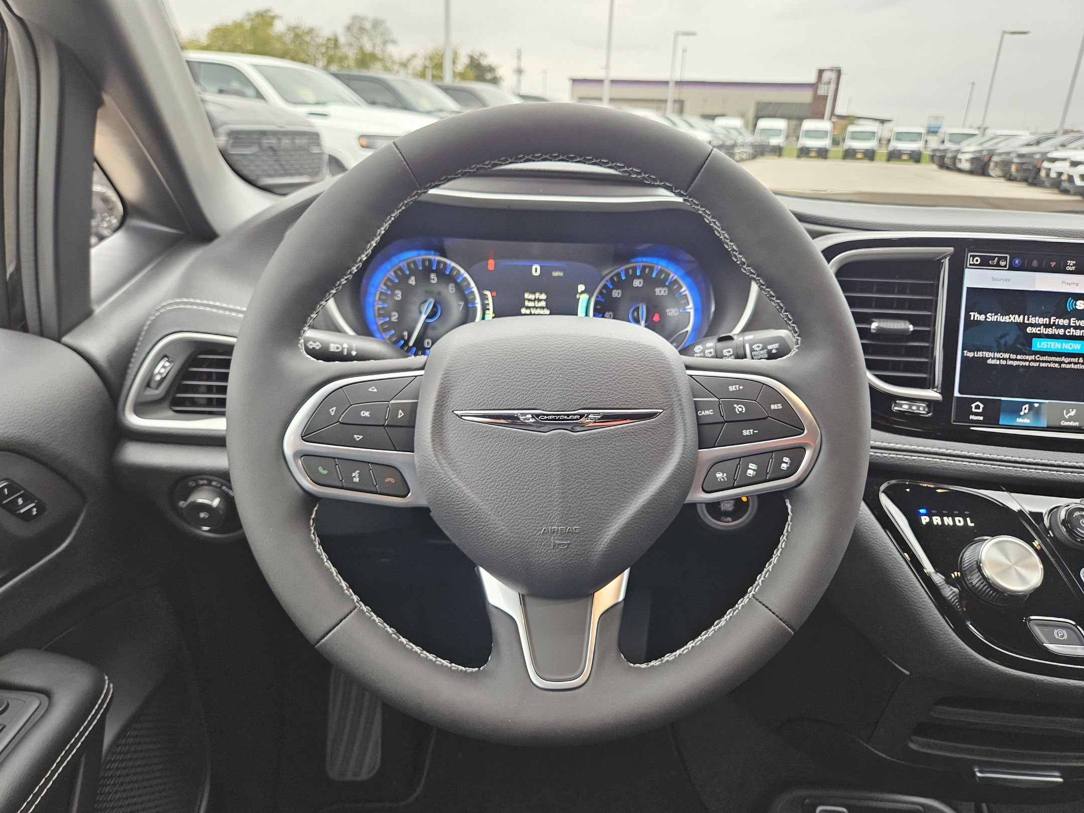 New 2026 Chrysler Pacifica Select image 18