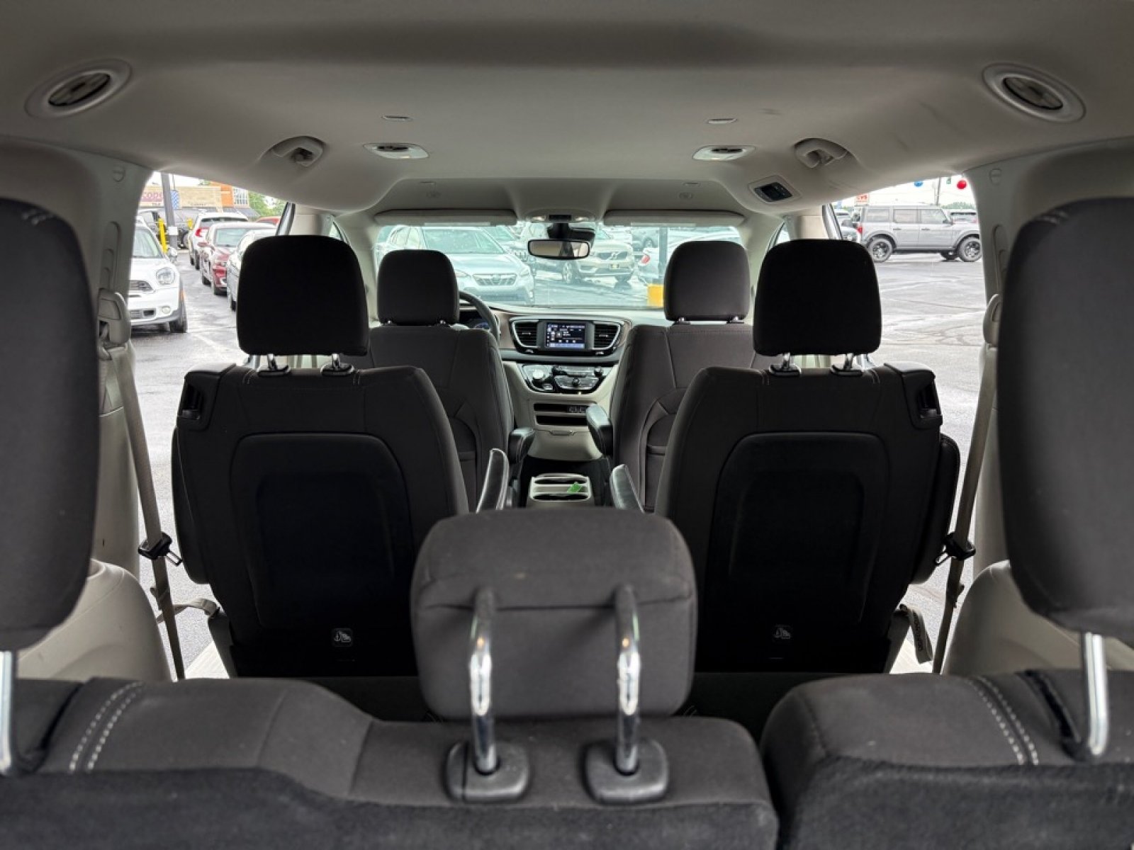 Used 2023 Chrysler Voyager LX FWD image 32