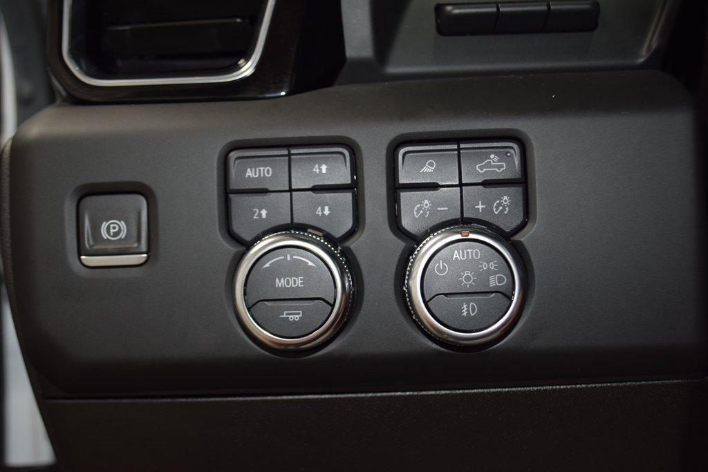 Used 2024 GMC Sierra 3500 Denali w/ Denali Reserve Package image 39