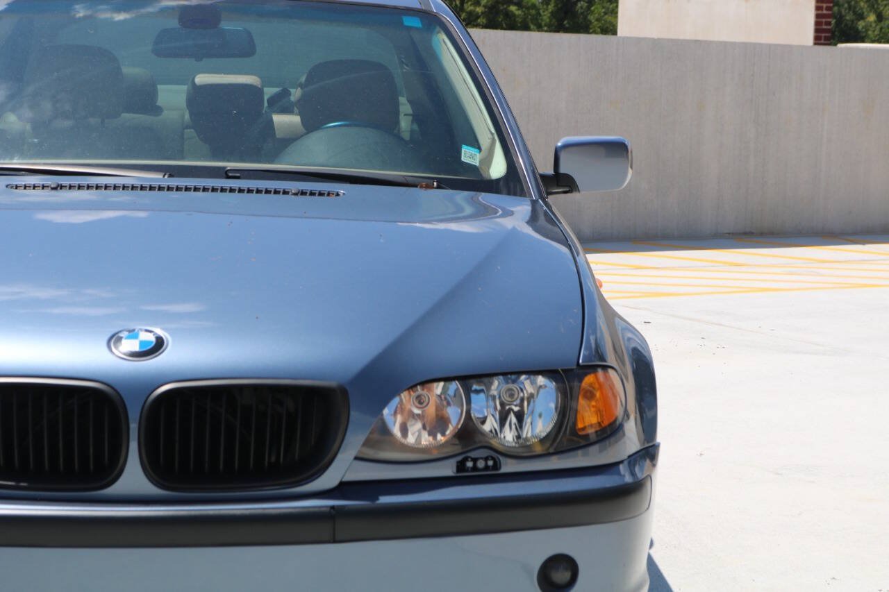 Used 2004 BMW 325xi Sedan AWD/4WD image 23