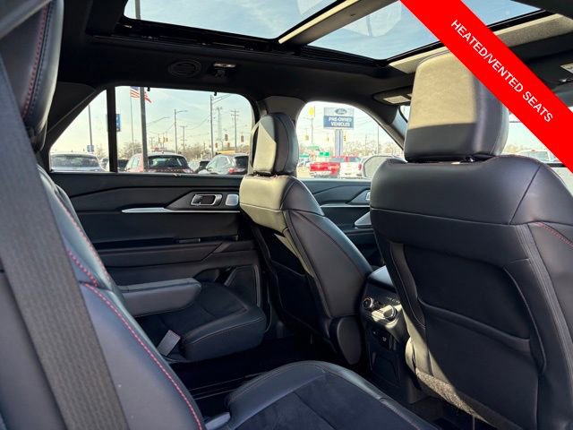 Used 2025 Ford Explorer ST image 14