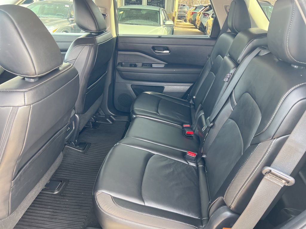 Certified 2024 Nissan Pathfinder SL image 8