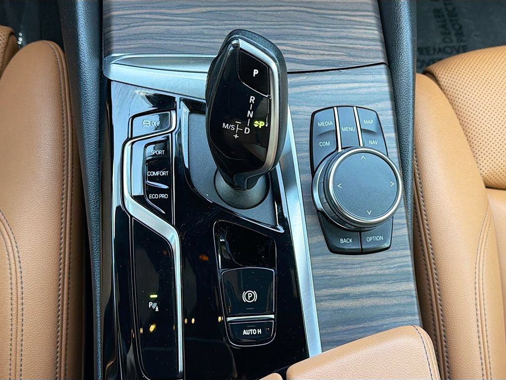 Used 2023 BMW 530i w/ Premium Package RWD image 29