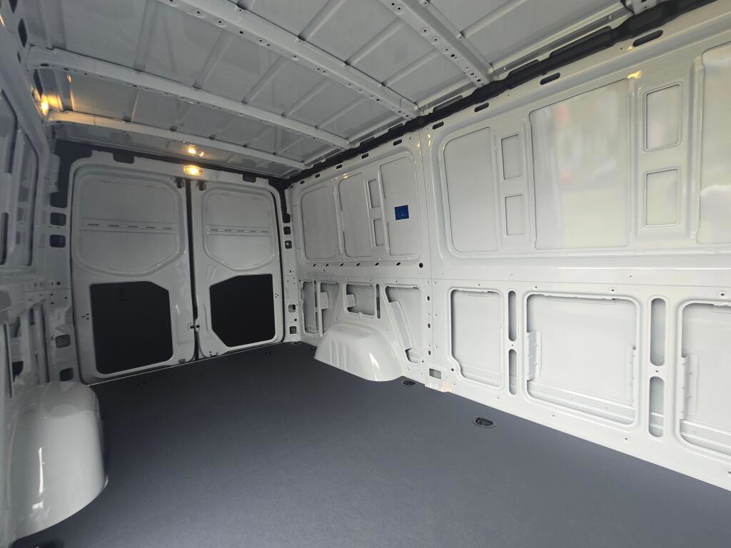 New 2026 Mercedes-Benz Sprinter 2500 image 17