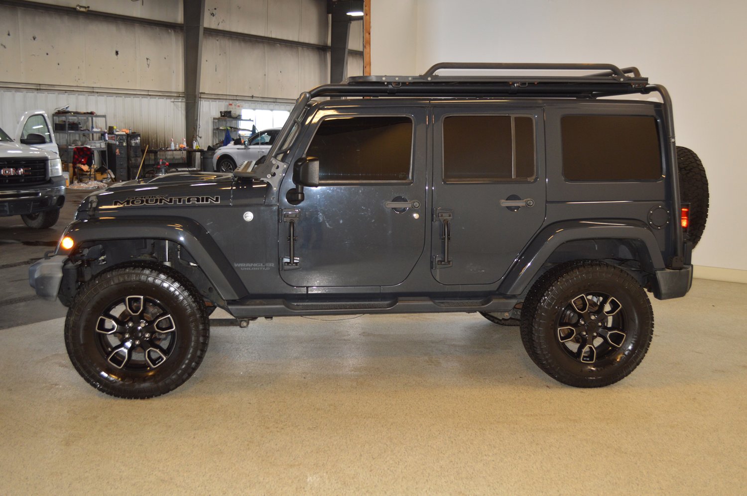 Used 2017 Jeep Wrangler Unlimited Sahara image 6