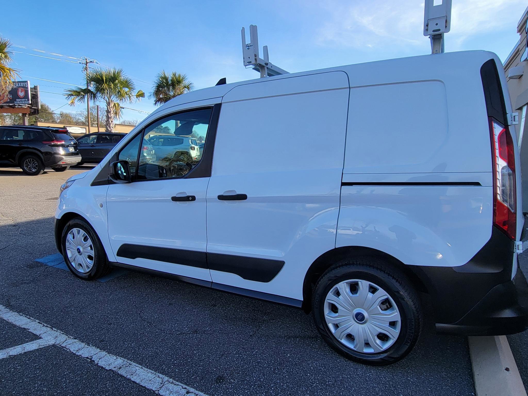 Used 2021 Ford Transit Connect XL image 9