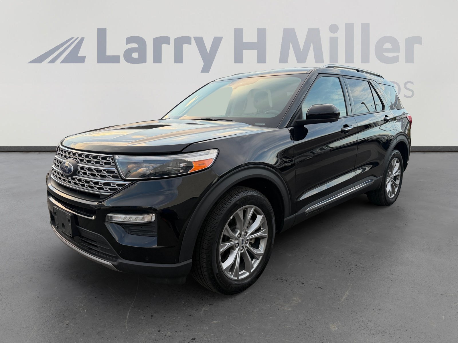 Used 2023 Ford Explorer Limited AWD/4WD video 1