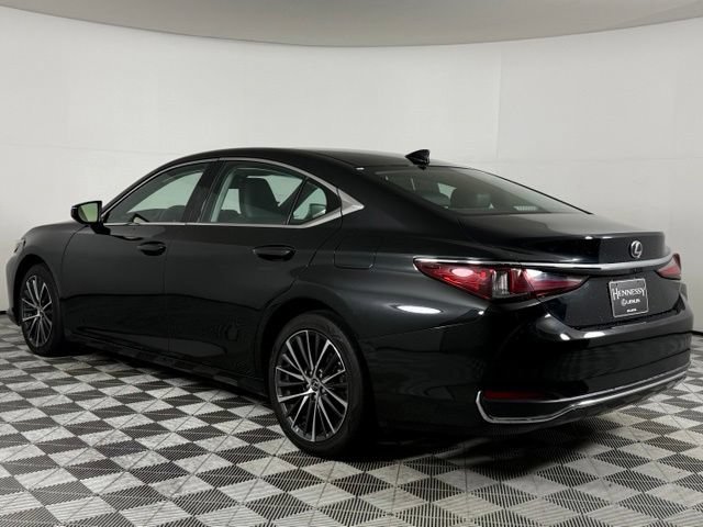 Used 2025 Lexus ES 300h w/ Premium Package FWD image 7