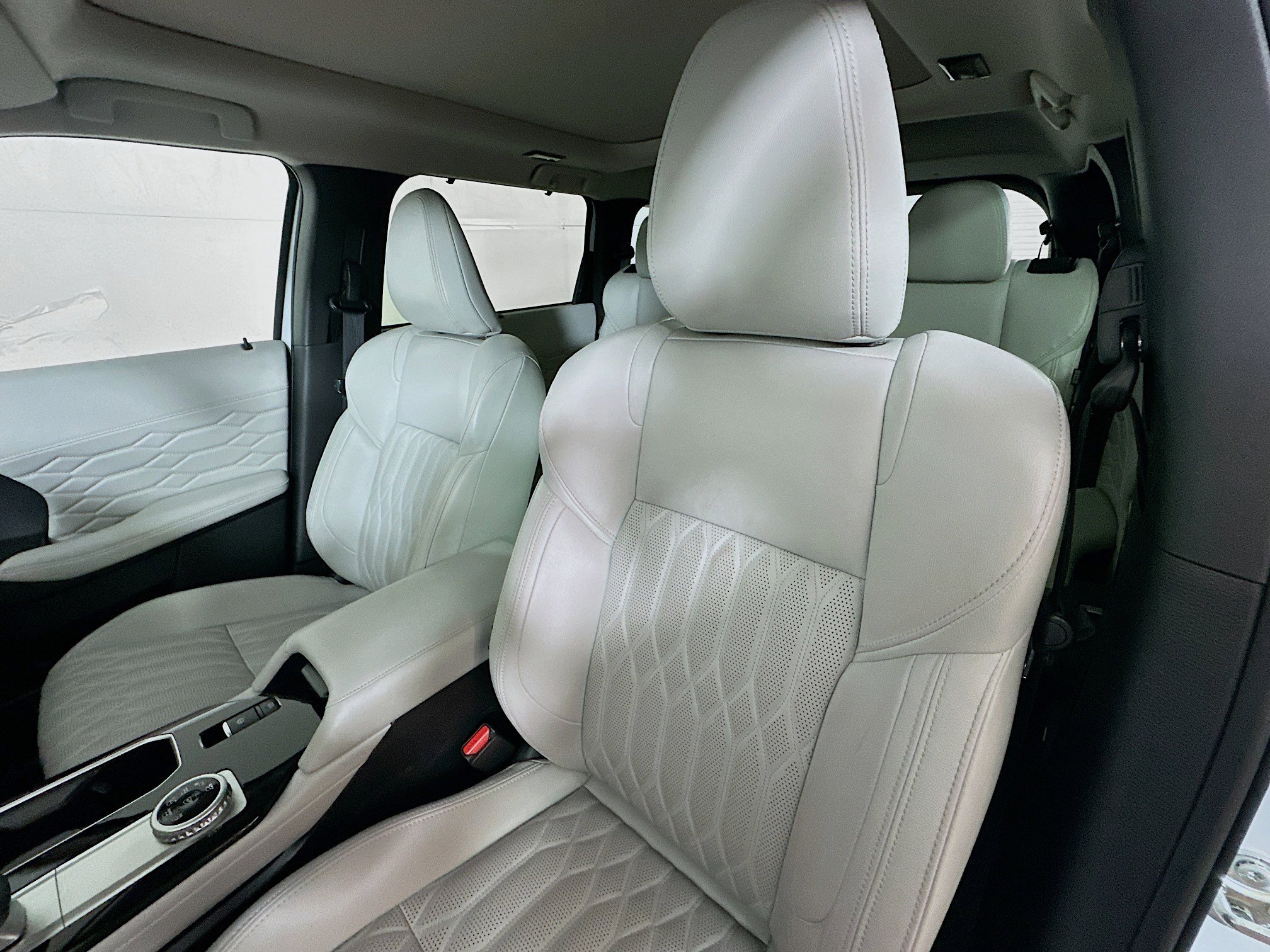 Used 2025 Mitsubishi Outlander SEL image 21