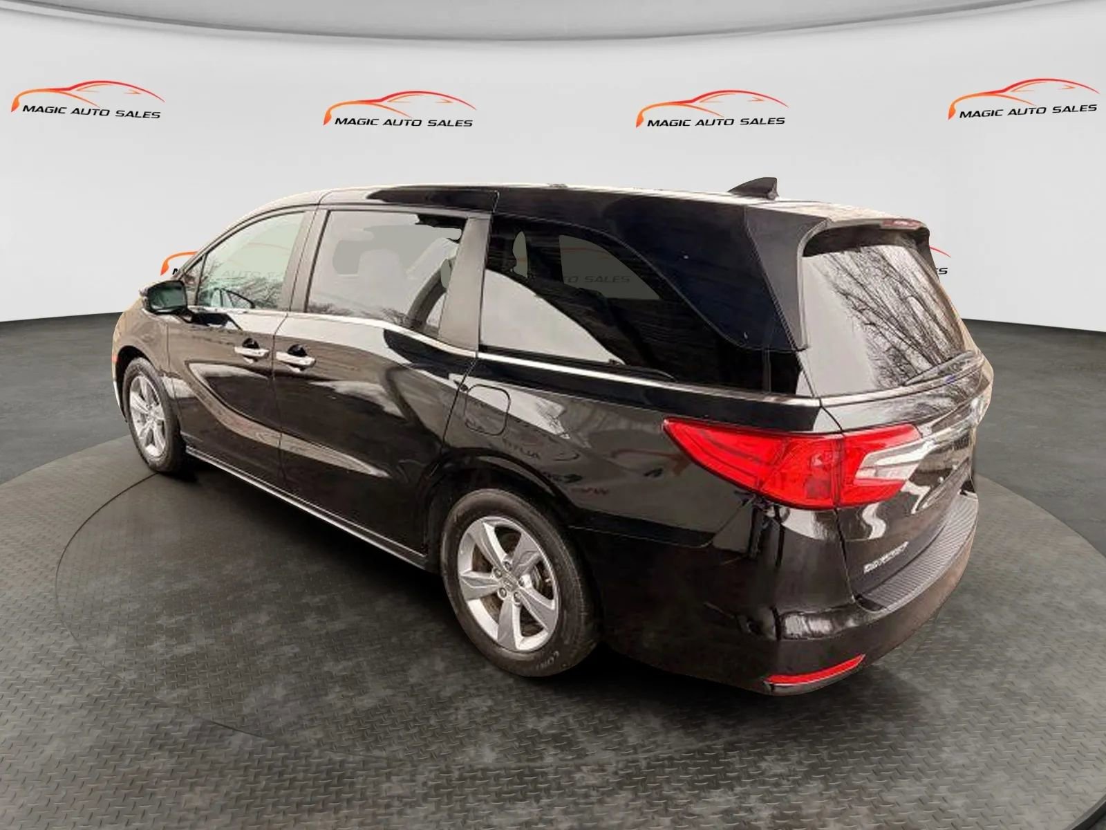 Used 2018 Honda Odyssey EX-L image 11