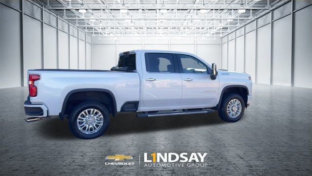 Used 2022 Chevrolet Silverado 2500 High Country w/ Technology Package image 2
