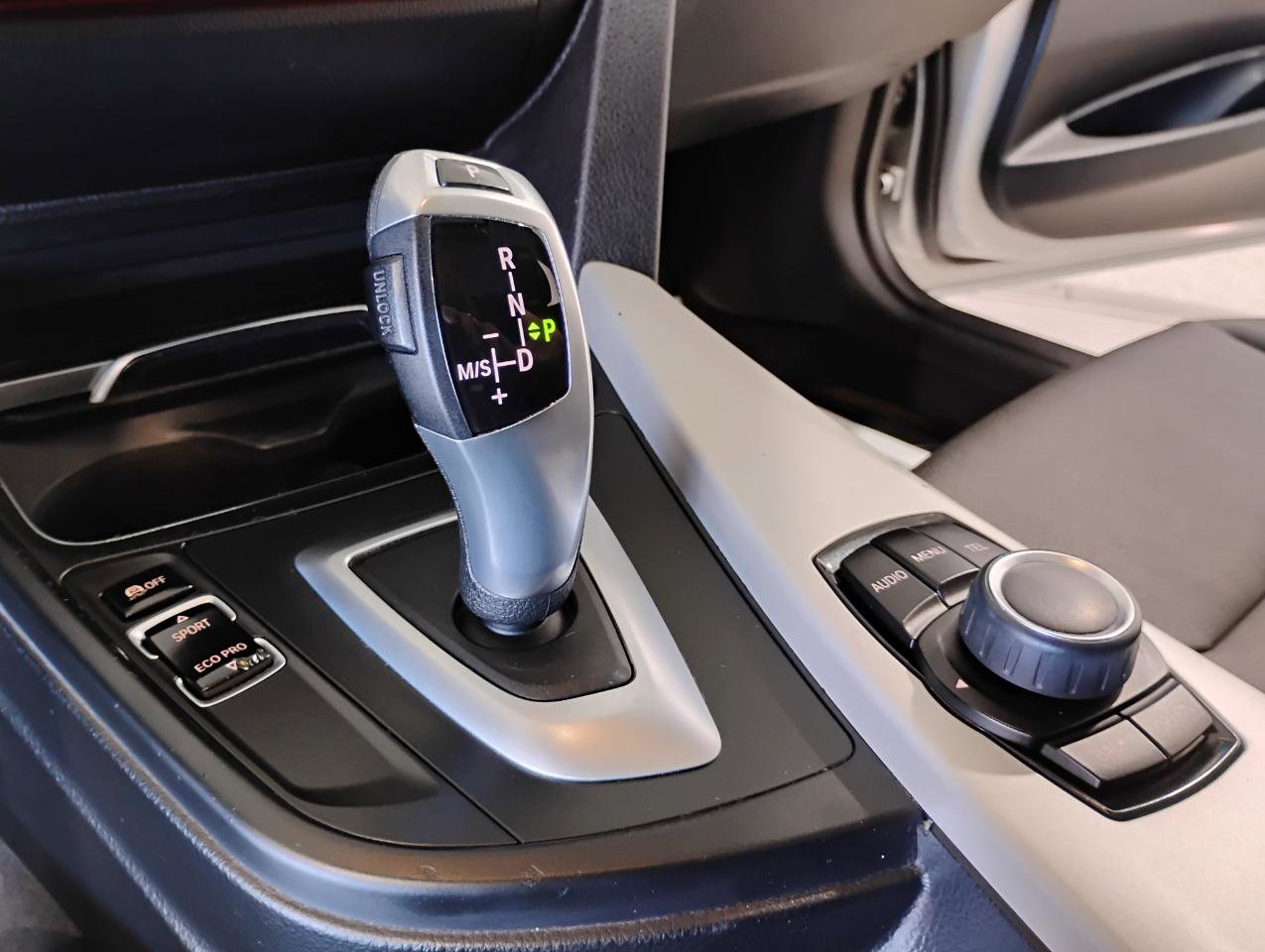 Used 2017 BMW 320i Sedan image 27