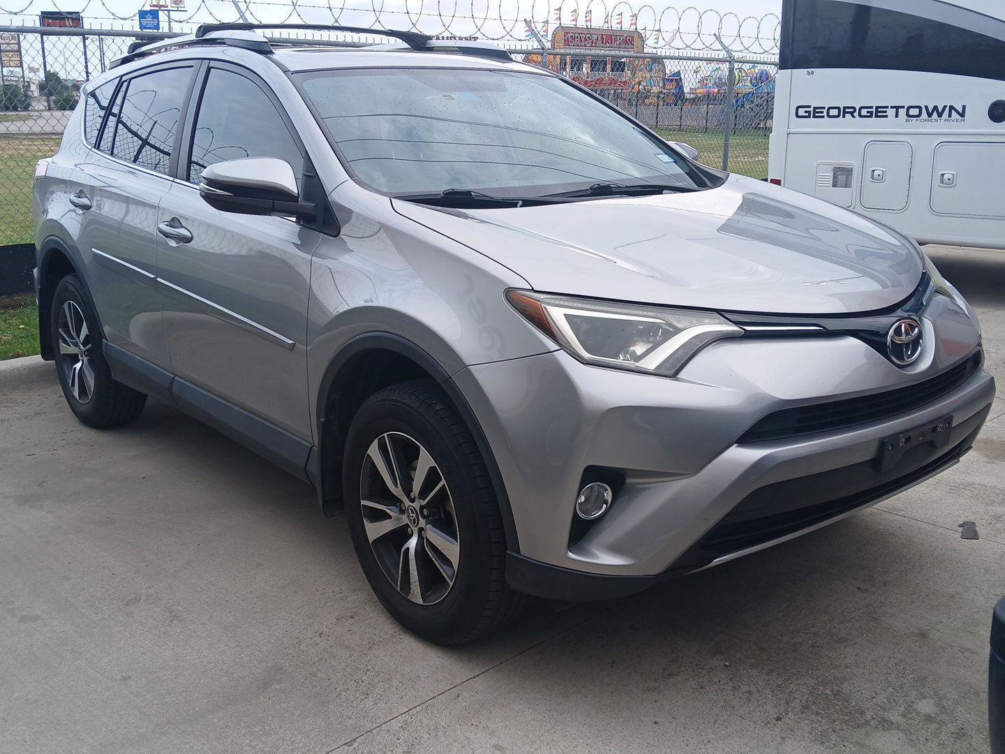 Used 2016 Toyota RAV4 XLE image 2